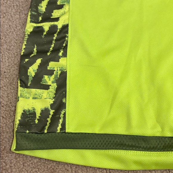 Youth Nike shorts - Picture 3 of 6